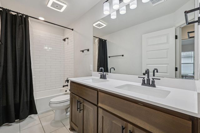 958 Pink Granite BLVD, Dripping Springs, TX 78620