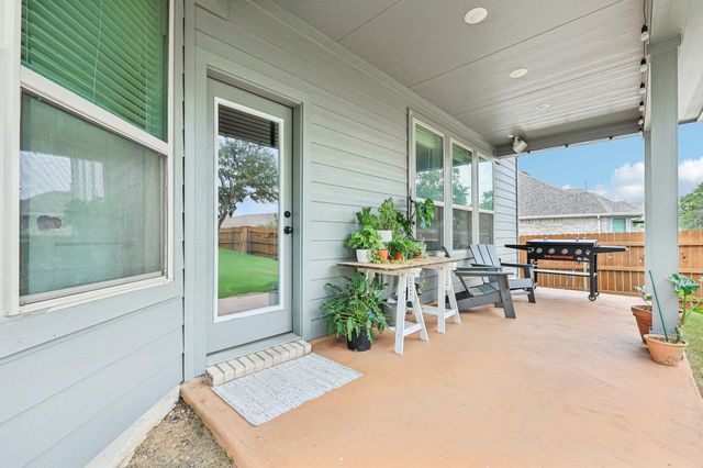 958 Pink Granite BLVD, Dripping Springs, TX 78620