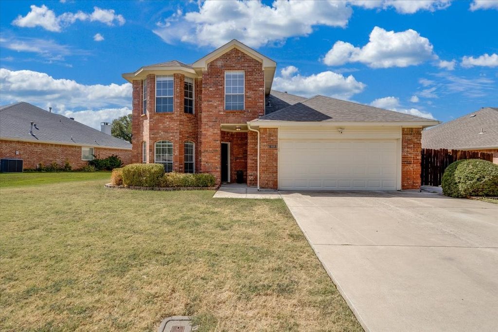 908 Dallas Lane, Lewisville, TX 75067 — exterior