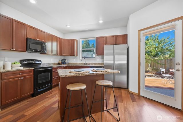 20267 Fortune Place NE, Poulsbo, WA 98370