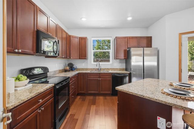 20267 Fortune Place NE, Poulsbo, WA 98370