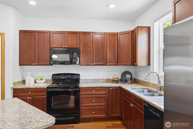 20267 Fortune Place NE, Poulsbo, WA 98370