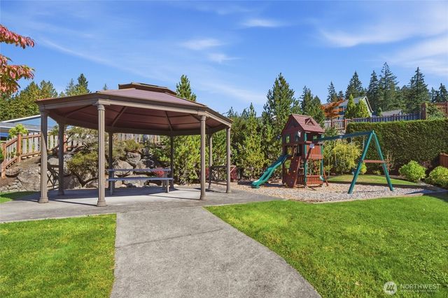 20267 Fortune Place NE, Poulsbo, WA 98370