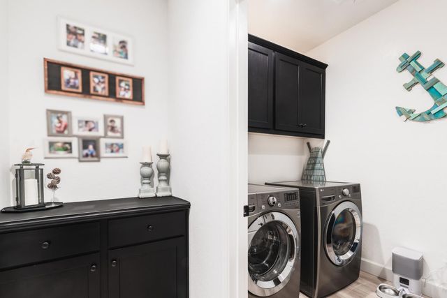 6141 E Peralta Way, Fresno, CA 93727