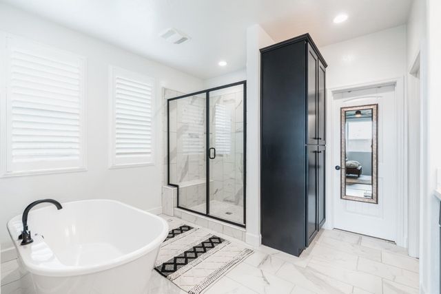 6141 E Peralta Way, Fresno, CA 93727