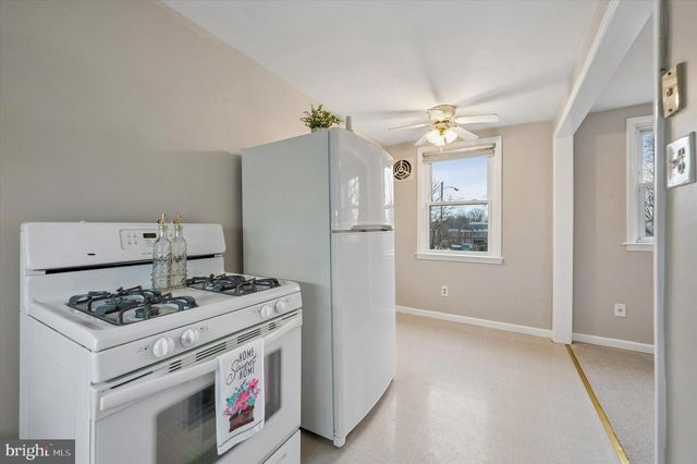 221 PARK DR, Glenolden, PA 19036