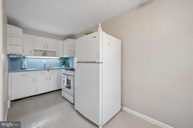 221 PARK DR, Glenolden, PA 19036