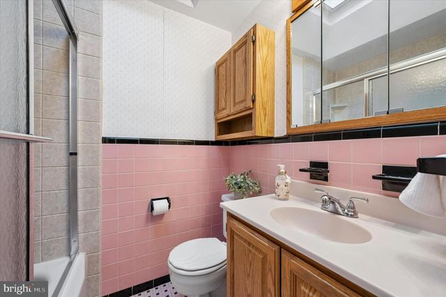 221 PARK DR, Glenolden, PA 19036