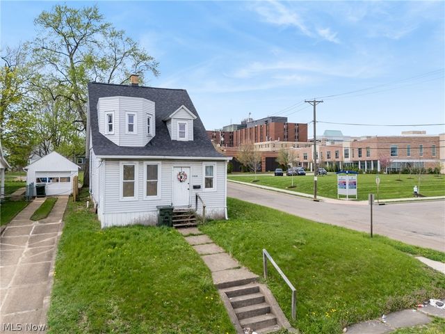 703 Arlington Avenue SW, Canton, OH 44706