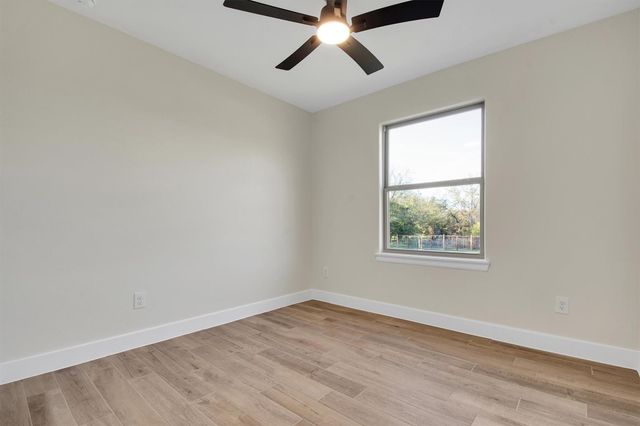 151 Kawainui LN, Bastrop, TX 78602