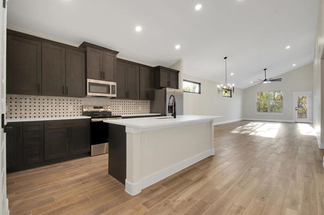 151 Kawainui LN, Bastrop, TX 78602