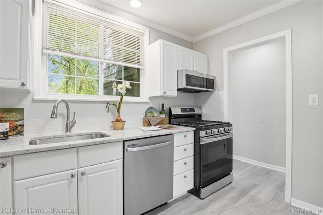 18689 Five Points Street, Redford Charter Township, MI 48240