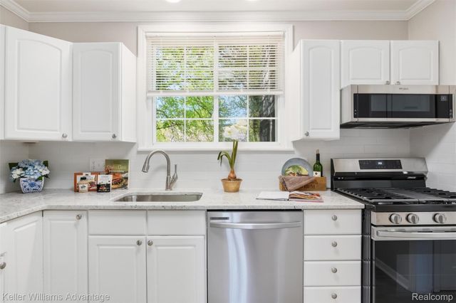 18689 Five Points Street, Redford Charter Township, MI 48240