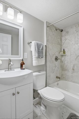 18689 Five Points Street, Redford Charter Township, MI 48240