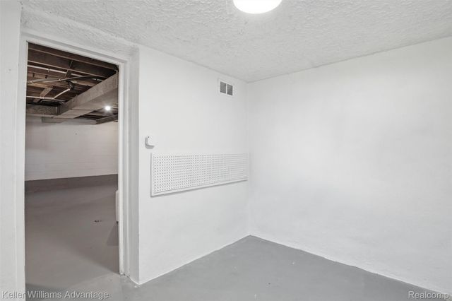 18689 Five Points Street, Redford Charter Township, MI 48240