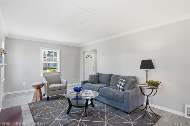 18689 Five Points Street, Redford Charter Township, MI 48240