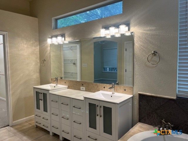 101 Cielo Vista, Canyon Lake, TX 78133