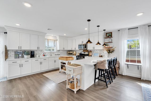 36 Woodside Avenue, Keansburg, NJ 07734