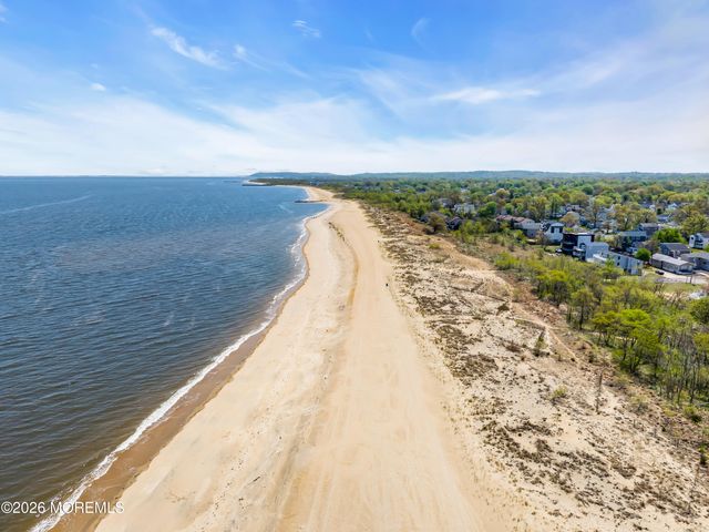 36 Woodside Avenue, Keansburg, NJ 07734