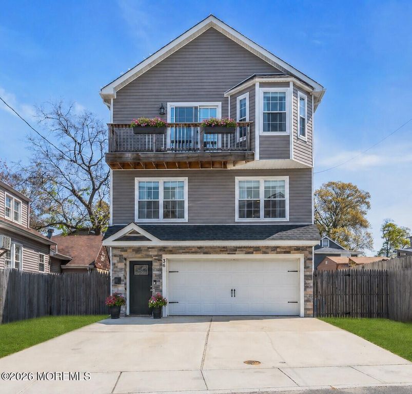 36 Woodside Avenue, Keansburg, NJ 07734