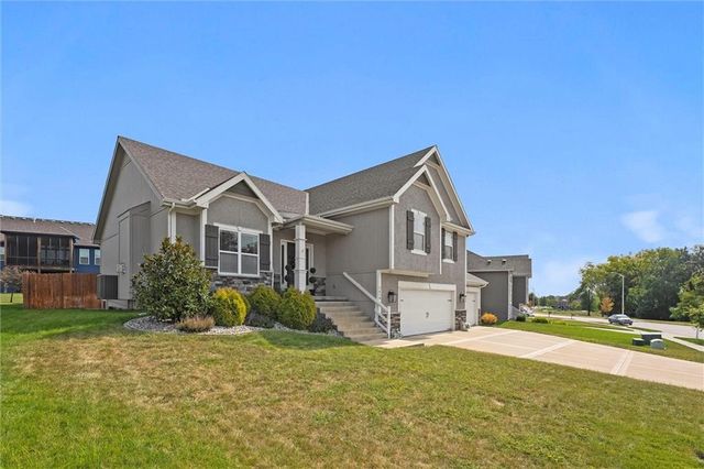 1410 NW 94 Street, Kansas City, MO 64155