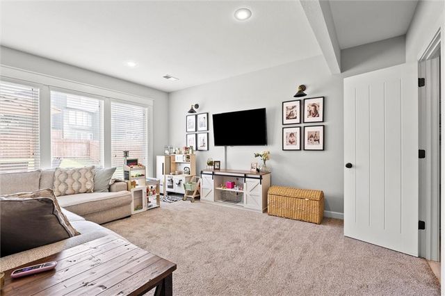 1410 NW 94 Street, Kansas City, MO 64155