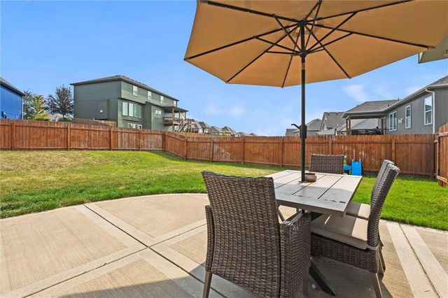 1410 NW 94 Street, Kansas City, MO 64155