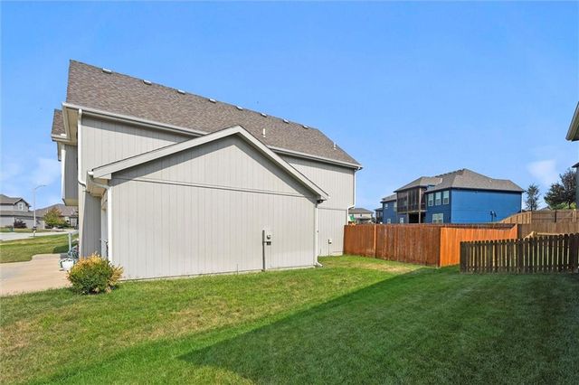 1410 NW 94 Street, Kansas City, MO 64155