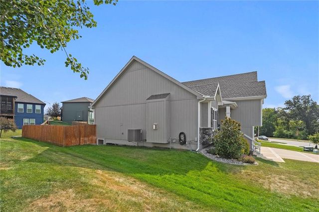 1410 NW 94 Street, Kansas City, MO 64155