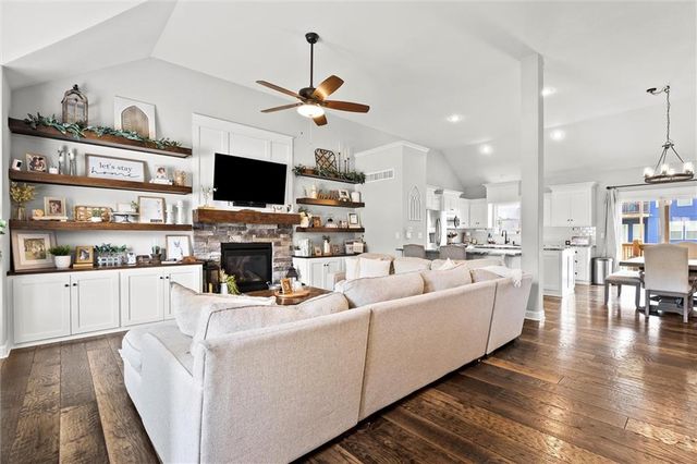 1410 NW 94 Street, Kansas City, MO 64155