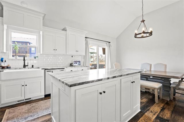 1410 NW 94 Street, Kansas City, MO 64155