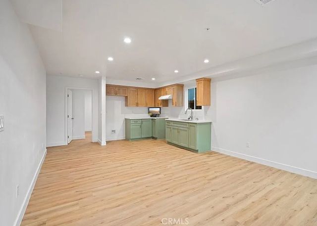 10422 Graham Avenue, Los Angeles, CA 90002