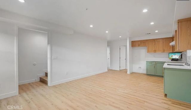 10422 Graham Avenue, Los Angeles, CA 90002