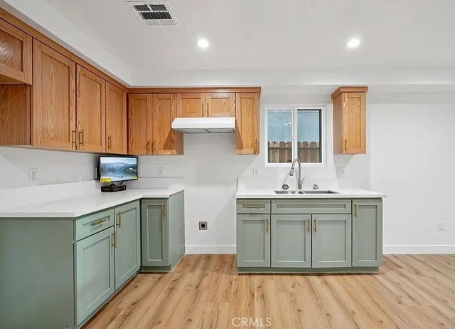 10422 Graham Avenue, Los Angeles, CA 90002