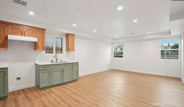 10422 Graham Avenue, Los Angeles, CA 90002