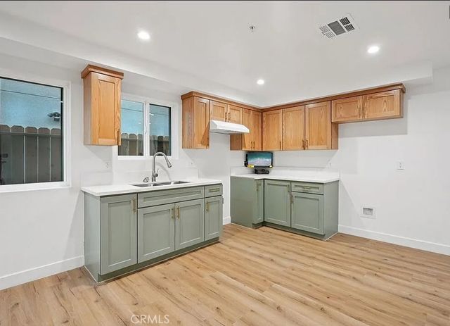 10422 Graham Avenue, Los Angeles, CA 90002