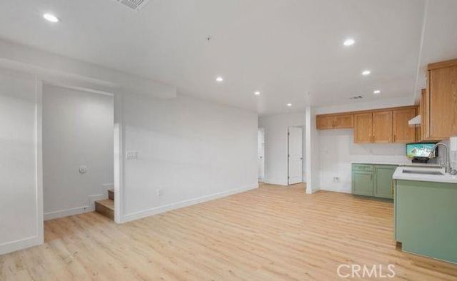 10422 Graham Avenue, Los Angeles, CA 90002