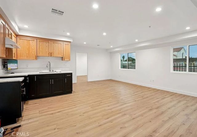 10422 Graham Avenue, Los Angeles, CA 90002