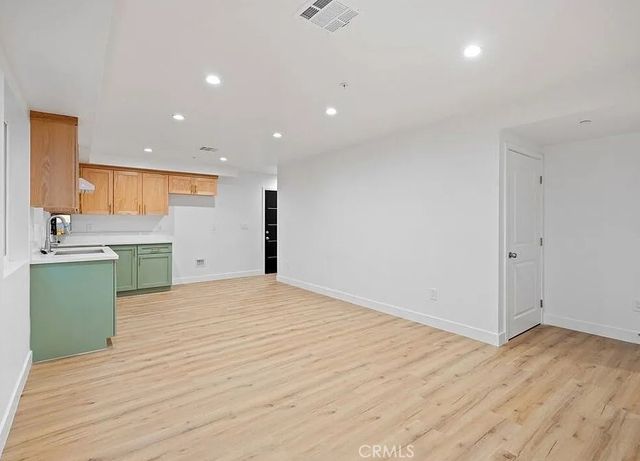 10422 Graham Avenue, Los Angeles, CA 90002