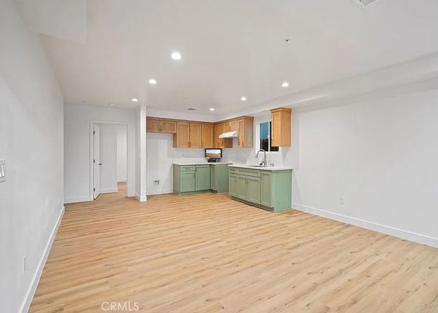 10422 Graham Avenue, Los Angeles, CA 90002