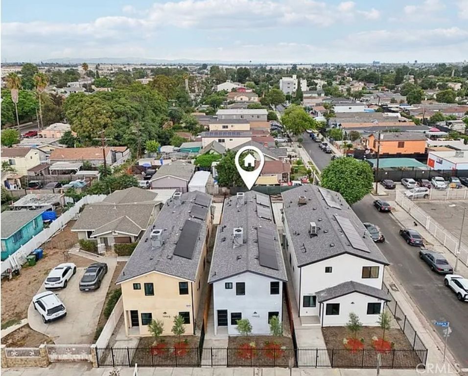 10422 Graham Avenue, Los Angeles, CA 90002