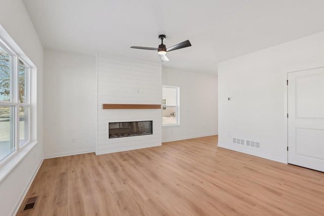 578 Buss Road, Cottage Grove, WI 53527