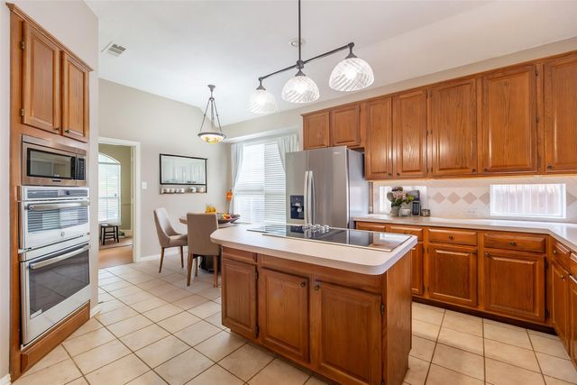 9316 Preston Trail, Irving, TX 75063