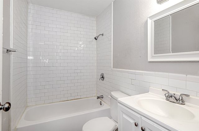 3316 Townsend Drive, Fort Worth, TX 76110