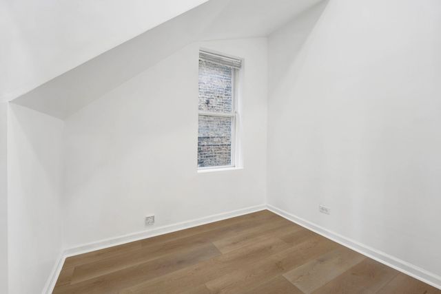 929 N Fairfield Avenue, Chicago, IL 60622