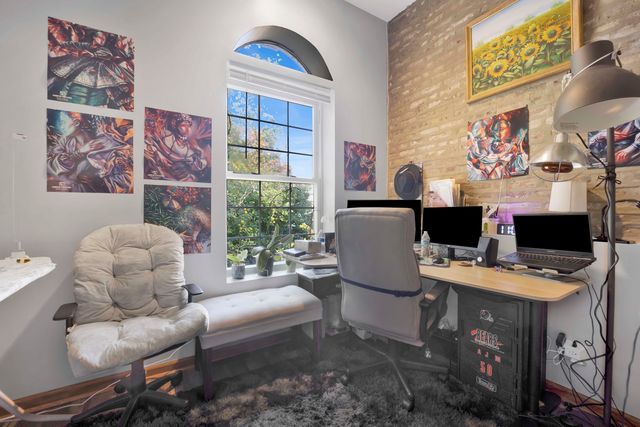 929 N Fairfield Avenue, Chicago, IL 60622