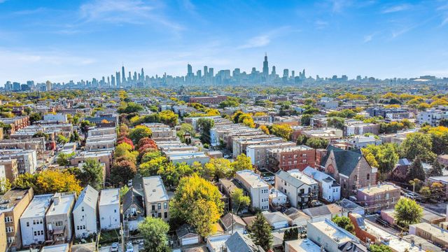 929 N Fairfield Avenue, Chicago, IL 60622