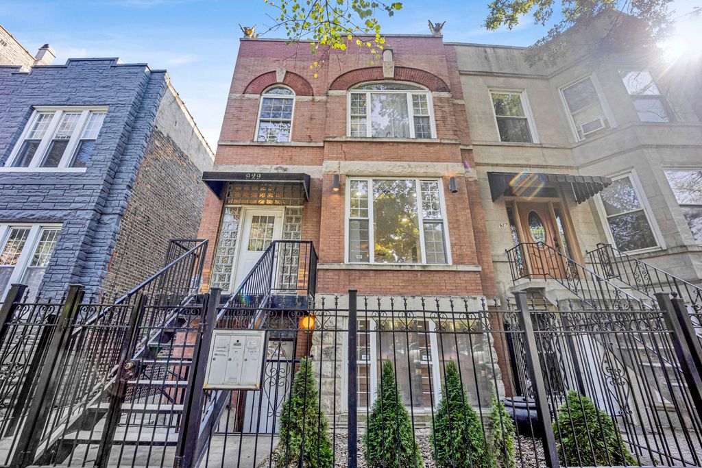 929 N Fairfield Avenue, Chicago, IL 60622