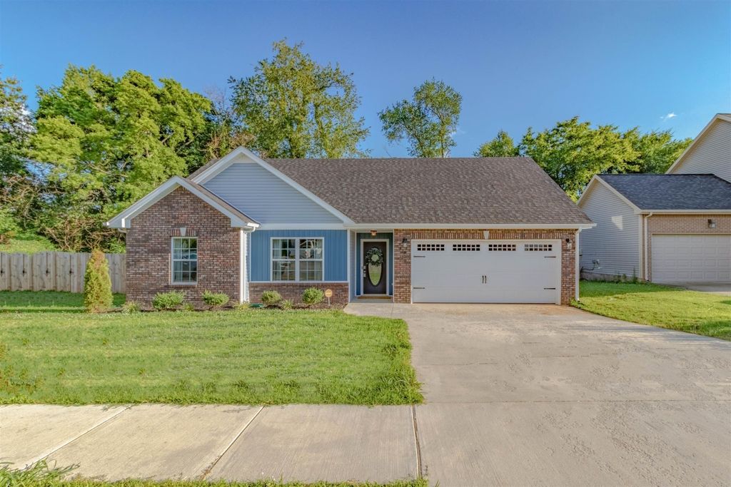 209 Azalea Drive, Oak Grove, KY 42262
