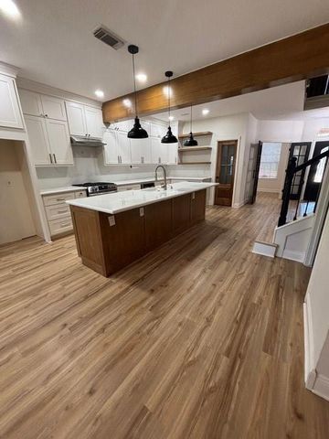 1811 Emerald Lake Court, Houston, TX 77062